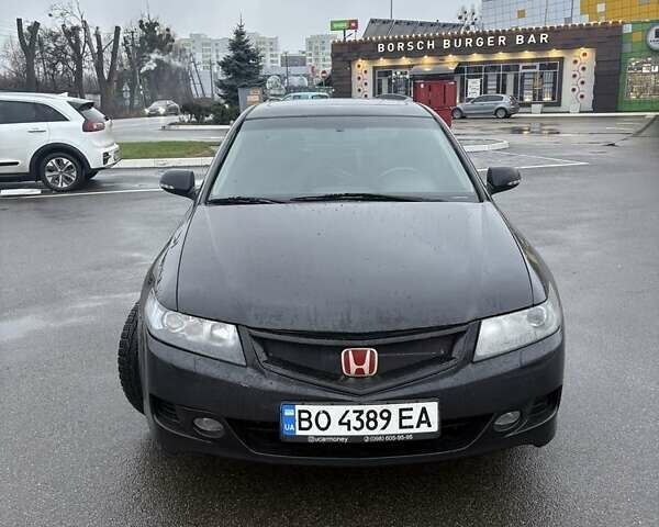 Черный Хонда Аккорд, объемом двигателя 2.4 л и пробегом 449 тыс. км за 5500 $, фото 1 на Automoto.ua