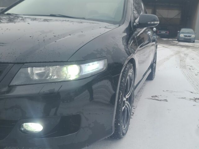 Черный Хонда Аккорд, объемом двигателя 2.4 л и пробегом 300 тыс. км за 4000 $, фото 1 на Automoto.ua