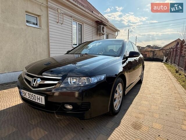 Черный Хонда Аккорд, объемом двигателя 2 л и пробегом 129 тыс. км за 7200 $, фото 1 на Automoto.ua