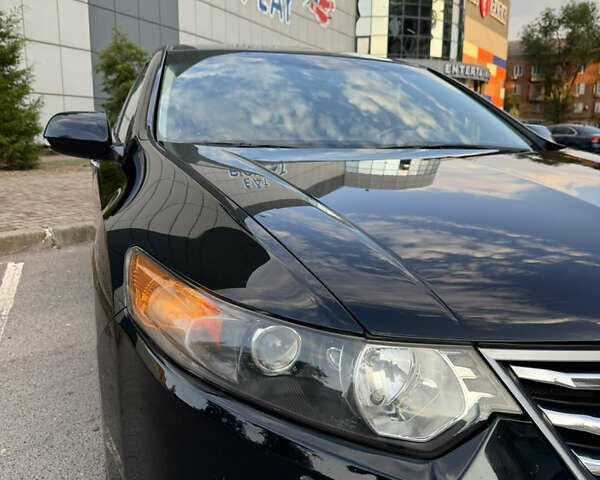 Чорний Хонда Аккорд, об'ємом двигуна 2.4 л та пробігом 235 тис. км за 12307 $, фото 1 на Automoto.ua