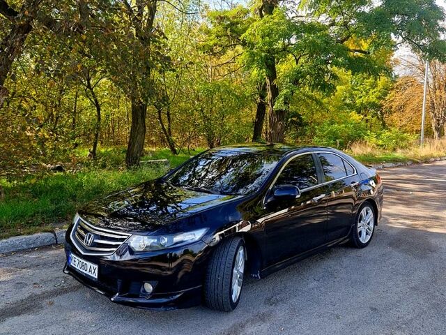 Черный Хонда Аккорд, объемом двигателя 2.4 л и пробегом 270 тыс. км за 11000 $, фото 1 на Automoto.ua
