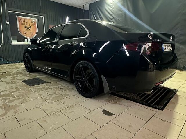 Черный Хонда Аккорд, объемом двигателя 2.4 л и пробегом 265 тыс. км за 10300 $, фото 1 на Automoto.ua