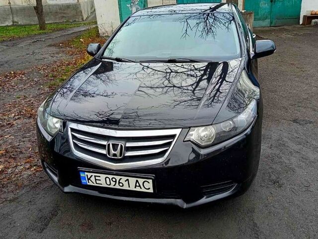 Черный Хонда Аккорд, объемом двигателя 2 л и пробегом 200 тыс. км за 9000 $, фото 1 на Automoto.ua