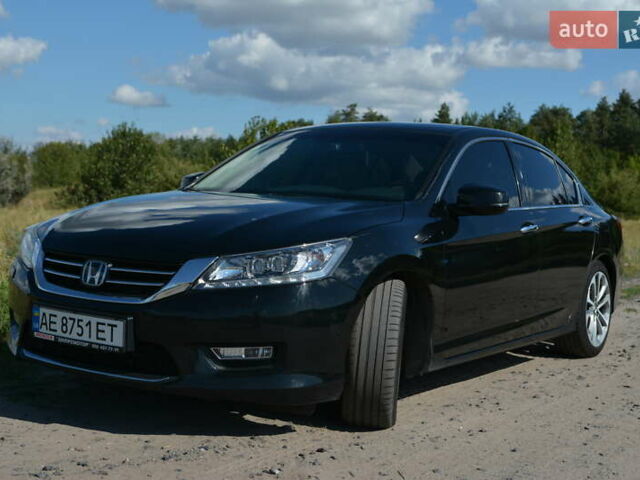 Черный Хонда Аккорд, объемом двигателя 3.47 л и пробегом 125 тыс. км за 15500 $, фото 1 на Automoto.ua