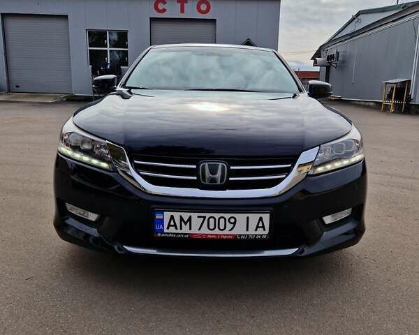 Черный Хонда Аккорд, объемом двигателя 3.47 л и пробегом 225 тыс. км за 9300 $, фото 1 на Automoto.ua