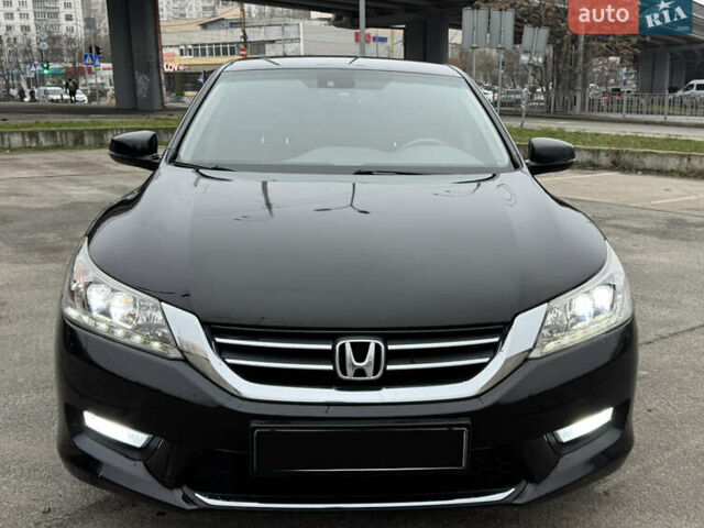 Черный Хонда Аккорд, объемом двигателя 2.36 л и пробегом 222 тыс. км за 10900 $, фото 1 на Automoto.ua