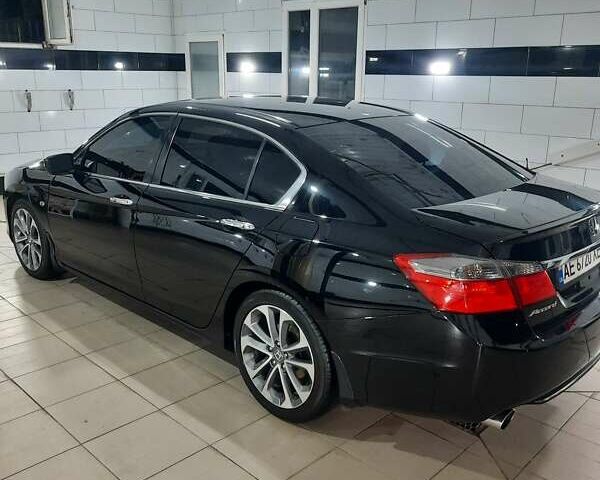 Черный Хонда Аккорд, объемом двигателя 2.36 л и пробегом 170 тыс. км за 12500 $, фото 1 на Automoto.ua