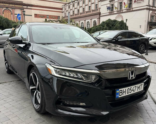 Черный Хонда Аккорд, объемом двигателя 1.5 л и пробегом 137 тыс. км за 17500 $, фото 1 на Automoto.ua