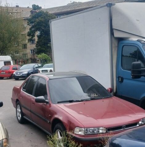 Красный Хонда Аккорд, объемом двигателя 2.2 л и пробегом 330 тыс. км за 600 $, фото 1 на Automoto.ua