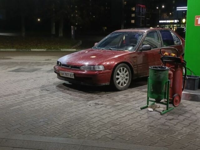 Красный Хонда Аккорд, объемом двигателя 2.2 л и пробегом 400 тыс. км за 1800 $, фото 1 на Automoto.ua