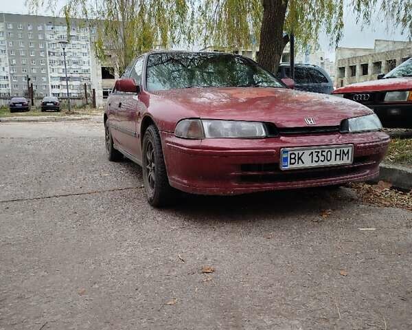 Красный Хонда Аккорд, объемом двигателя 2 л и пробегом 400 тыс. км за 2500 $, фото 1 на Automoto.ua