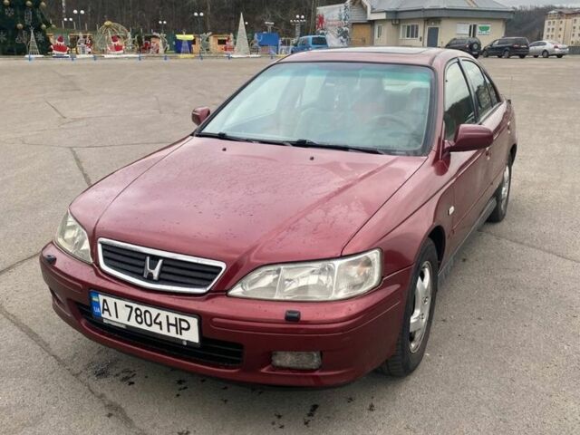 Красный Хонда Аккорд, объемом двигателя 1.8 л и пробегом 300 тыс. км за 2250 $, фото 1 на Automoto.ua