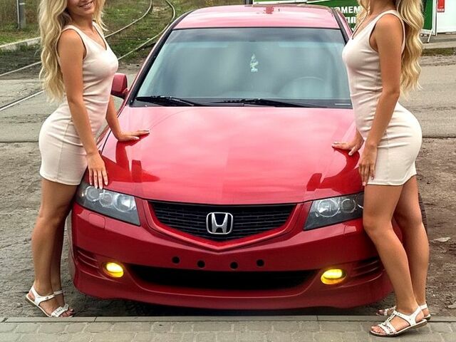 Красный Хонда Аккорд, объемом двигателя 2.4 л и пробегом 300 тыс. км за 5500 $, фото 1 на Automoto.ua