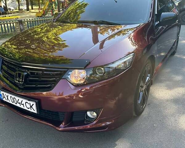 Красный Хонда Аккорд, объемом двигателя 2.4 л и пробегом 119 тыс. км за 10000 $, фото 1 на Automoto.ua