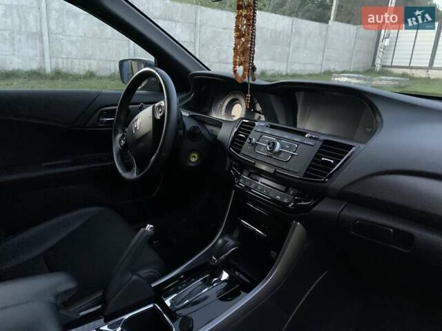 Красный Хонда Аккорд, объемом двигателя 2.4 л и пробегом 90 тыс. км за 15900 $, фото 1 на Automoto.ua