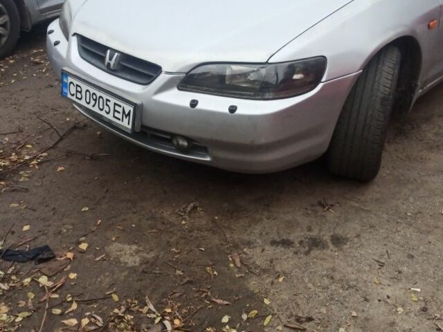 Серый Хонда Аккорд, объемом двигателя 1.9 л и пробегом 360 тыс. км за 3000 $, фото 1 на Automoto.ua