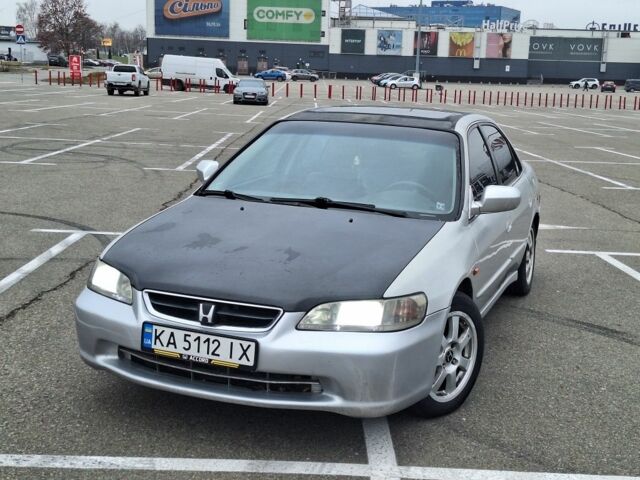 Серый Хонда Аккорд, объемом двигателя 2 л и пробегом 374 тыс. км за 3500 $, фото 1 на Automoto.ua