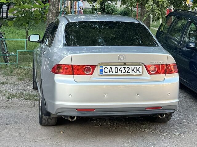 Серый Хонда Аккорд, объемом двигателя 2.4 л и пробегом 390 тыс. км за 5500 $, фото 1 на Automoto.ua