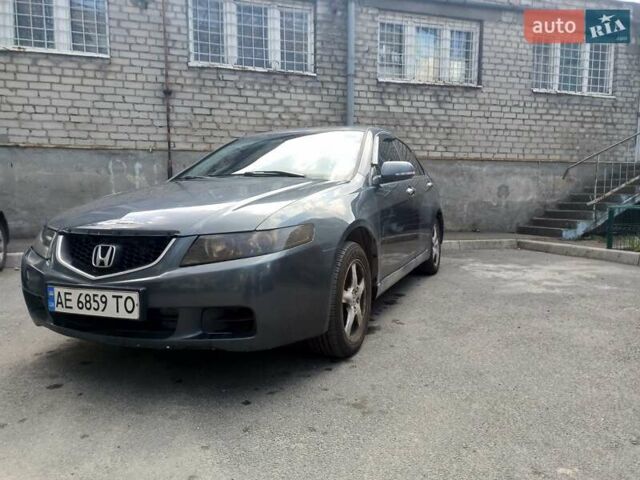 Серый Хонда Аккорд, объемом двигателя 2.2 л и пробегом 354 тыс. км за 4700 $, фото 1 на Automoto.ua