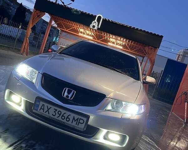 Сірий Хонда Аккорд, об'ємом двигуна 2 л та пробігом 300 тис. км за 5500 $, фото 1 на Automoto.ua