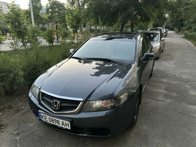 Серый Хонда Аккорд, объемом двигателя 2.2 л и пробегом 350 тыс. км за 5600 $, фото 1 на Automoto.ua