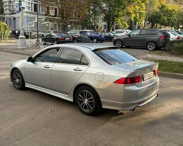 Серый Хонда Аккорд, объемом двигателя 2.4 л и пробегом 247 тыс. км за 5000 $, фото 1 на Automoto.ua