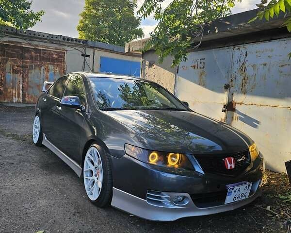 Серый Хонда Аккорд, объемом двигателя 2.35 л и пробегом 310 тыс. км за 8000 $, фото 1 на Automoto.ua