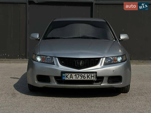 Серый Хонда Аккорд, объемом двигателя 2 л и пробегом 285 тыс. км за 5600 $, фото 1 на Automoto.ua