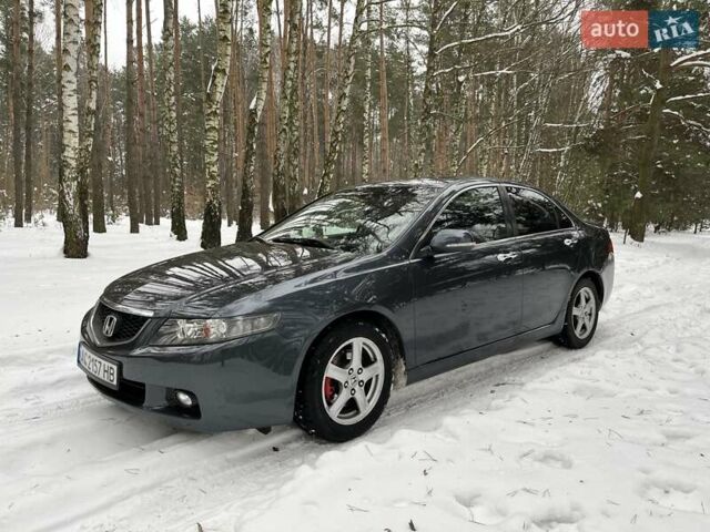 Серый Хонда Аккорд, объемом двигателя 2.35 л и пробегом 311 тыс. км за 4650 $, фото 1 на Automoto.ua