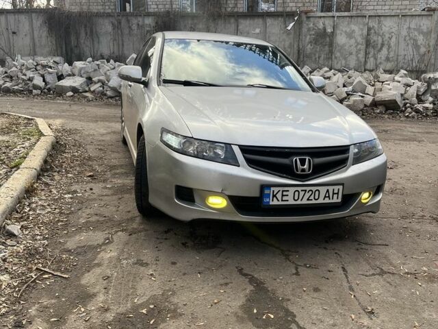 Серый Хонда Аккорд, объемом двигателя 2.4 л и пробегом 333 тыс. км за 6500 $, фото 1 на Automoto.ua