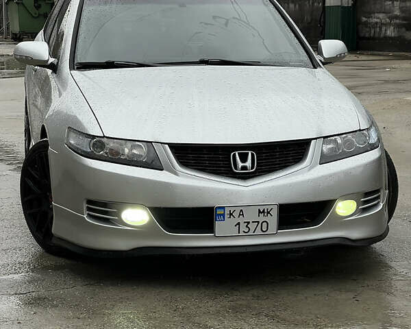 Серый Хонда Аккорд, объемом двигателя 2.35 л и пробегом 375 тыс. км за 7700 $, фото 1 на Automoto.ua