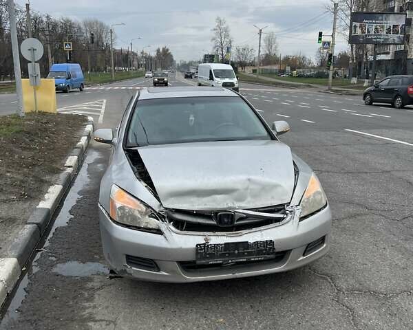 Серый Хонда Аккорд, объемом двигателя 2.35 л и пробегом 231 тыс. км за 3200 $, фото 1 на Automoto.ua