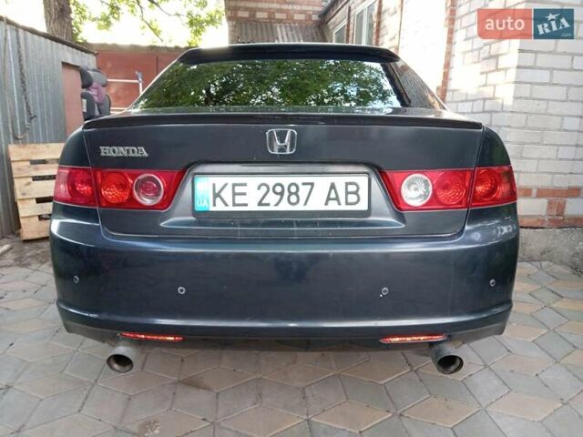 Серый Хонда Аккорд, объемом двигателя 2.4 л и пробегом 235 тыс. км за 4000 $, фото 1 на Automoto.ua