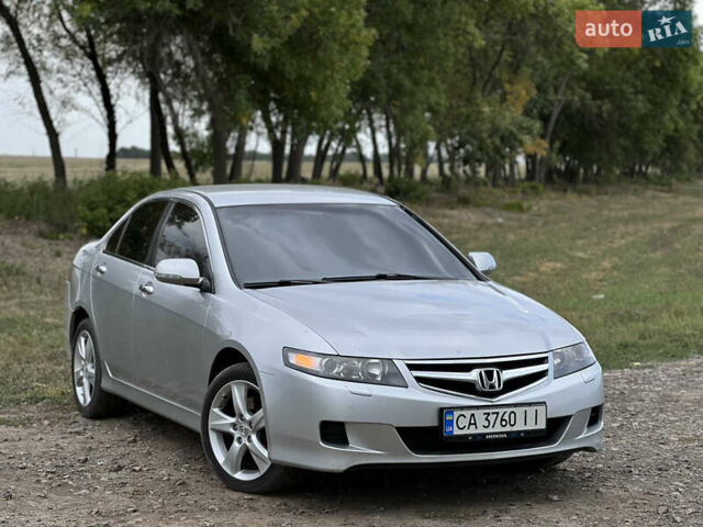 Серый Хонда Аккорд, объемом двигателя 2.2 л и пробегом 207 тыс. км за 6899 $, фото 1 на Automoto.ua