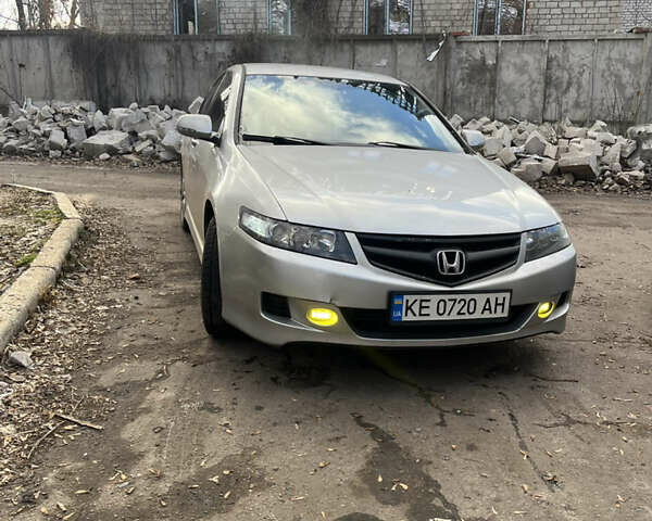 Серый Хонда Аккорд, объемом двигателя 2.35 л и пробегом 333 тыс. км за 6500 $, фото 1 на Automoto.ua