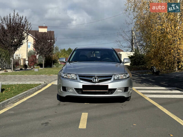 Сірий Хонда Аккорд, об'ємом двигуна 2 л та пробігом 235 тис. км за 6950 $, фото 1 на Automoto.ua