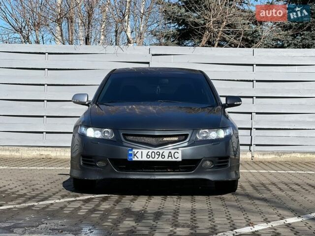 Серый Хонда Аккорд, объемом двигателя 2.35 л и пробегом 306 тыс. км за 5500 $, фото 1 на Automoto.ua