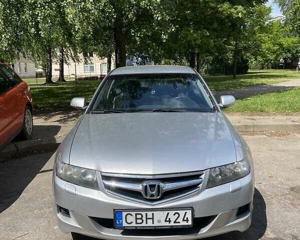 Сірий Хонда Аккорд, об'ємом двигуна 2 л та пробігом 245 тис. км за 1974 $, фото 1 на Automoto.ua