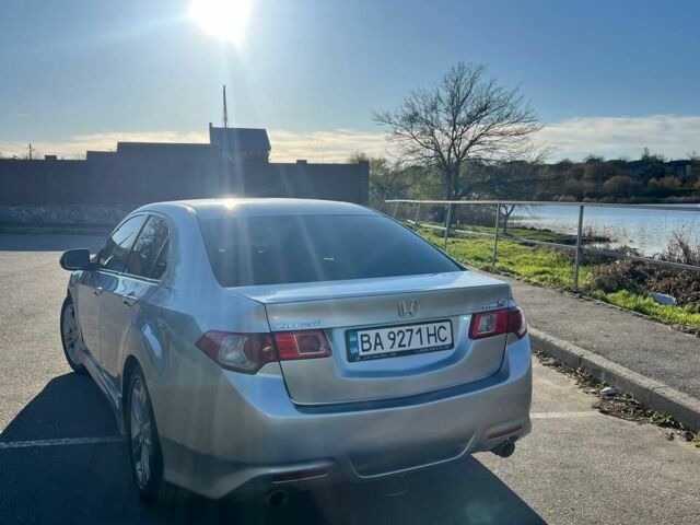 Серый Хонда Аккорд, объемом двигателя 2.4 л и пробегом 240 тыс. км за 7950 $, фото 1 на Automoto.ua