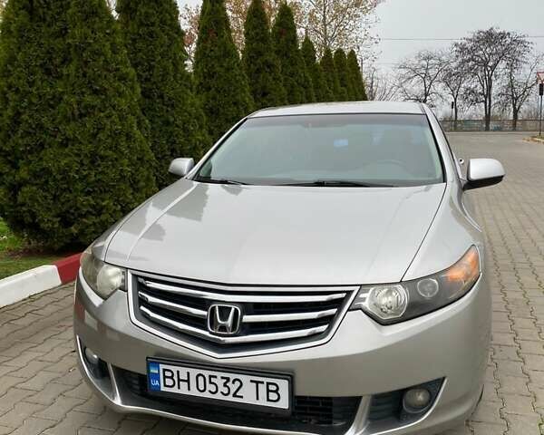 Серый Хонда Аккорд, объемом двигателя 2 л и пробегом 242 тыс. км за 9297 $, фото 1 на Automoto.ua