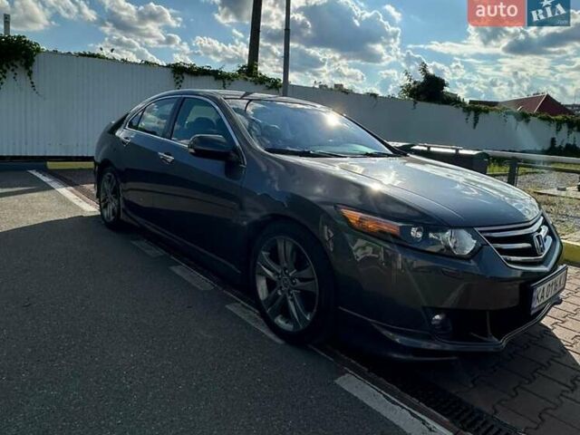 Серый Хонда Аккорд, объемом двигателя 2.35 л и пробегом 245 тыс. км за 9999 $, фото 1 на Automoto.ua