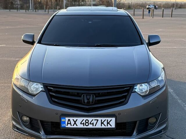 Серый Хонда Аккорд, объемом двигателя 2.4 л и пробегом 280 тыс. км за 7700 $, фото 1 на Automoto.ua