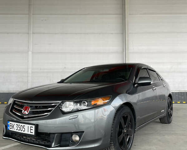 Серый Хонда Аккорд, объемом двигателя 2.2 л и пробегом 300 тыс. км за 8450 $, фото 1 на Automoto.ua