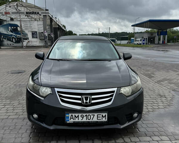 Серый Хонда Аккорд, объемом двигателя 2 л и пробегом 209 тыс. км за 10300 $, фото 1 на Automoto.ua