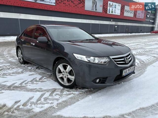 Серый Хонда Аккорд, объемом двигателя 2.35 л и пробегом 220 тыс. км за 11200 $, фото 1 на Automoto.ua