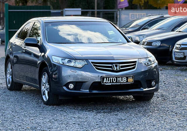Серый Хонда Аккорд, объемом двигателя 2.4 л и пробегом 126 тыс. км за 12000 $, фото 1 на Automoto.ua