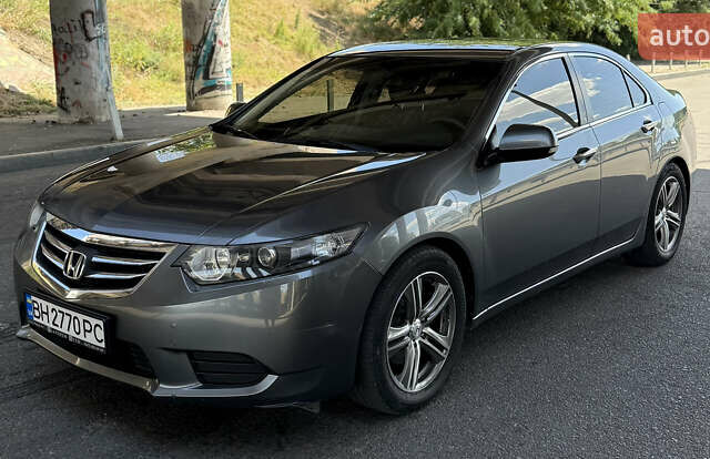 Серый Хонда Аккорд, объемом двигателя 2 л и пробегом 202 тыс. км за 9500 $, фото 1 на Automoto.ua