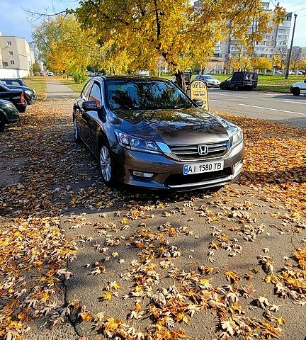 Серый Хонда Аккорд, объемом двигателя 2.4 л и пробегом 212 тыс. км за 12000 $, фото 1 на Automoto.ua