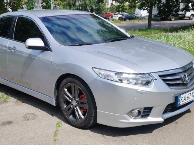 Серый Хонда Аккорд, объемом двигателя 2.4 л и пробегом 194 тыс. км за 11200 $, фото 1 на Automoto.ua