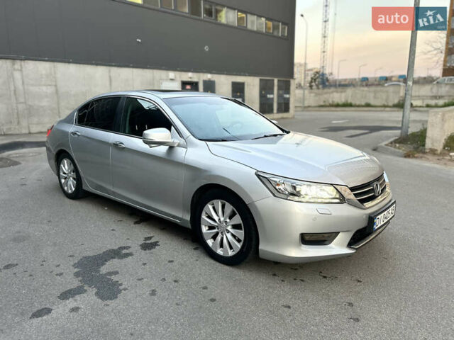 Серый Хонда Аккорд, объемом двигателя 2.4 л и пробегом 293 тыс. км за 11499 $, фото 1 на Automoto.ua
